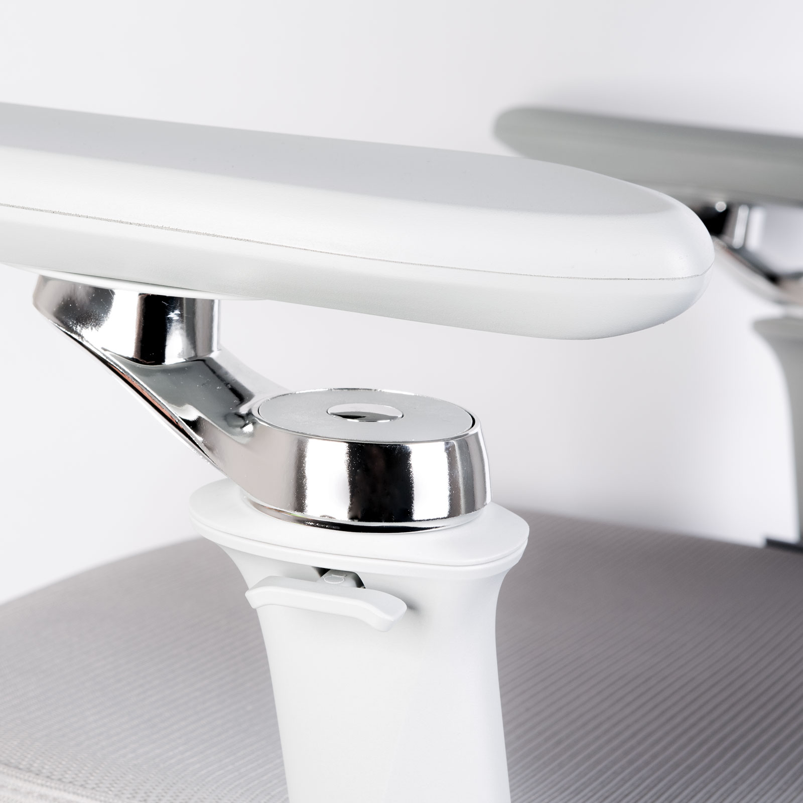 Scaun birou ergonomic cu tetiera si suport picioare, reglabil, gri, rotativ, suport 150 kg